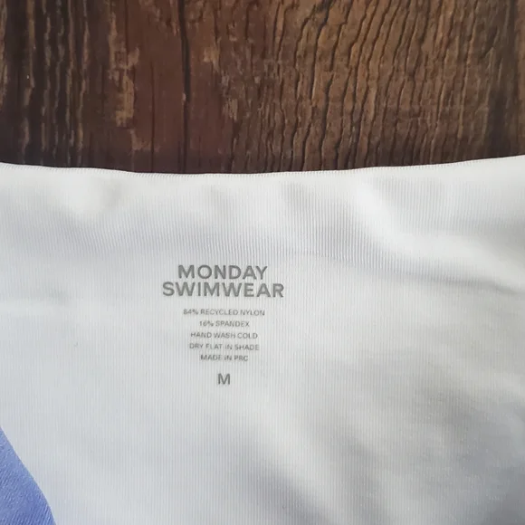 Monday bikini set - Picture 8 of 9